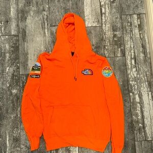The north  face hoodie